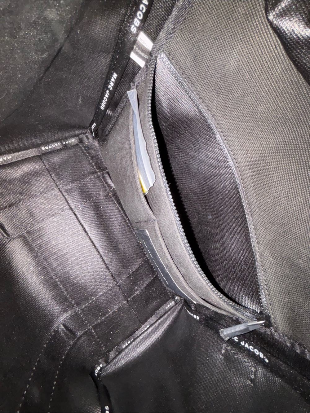Marc Jacobs The Tote Bag - Picture 9 of 11